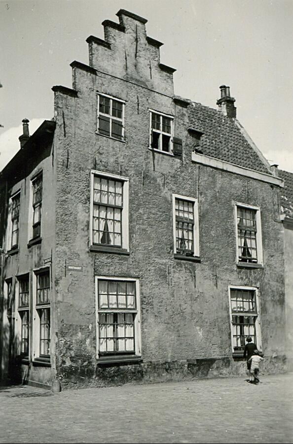 Hoek Houtmarkt 2.jpg